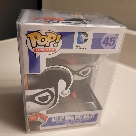 FUNKO POP x DC COMICS CLASSICS Harley Quinn With Mallet Vinyl Figure #45 - Picture 3 of 16